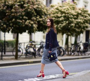 spódnica-w-kratę-vichy-z-falbanami-stylizacje-trend-street-style - 3