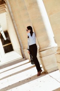 koszula-w-paski-elegancka-stylizacja-do-pracy