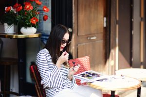 sesja-w-paryskiej-kawiarni