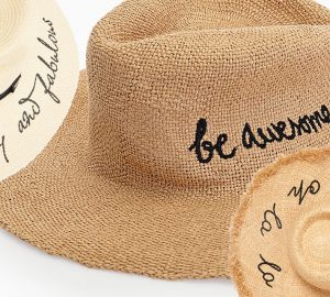 słomkowy-kapelusz-z-napisami-gdzie-kupić