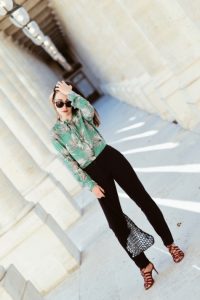 prl-owska-pleciona-siatka-na-zakupy-jak-nosić-inspiracje-stylizacja