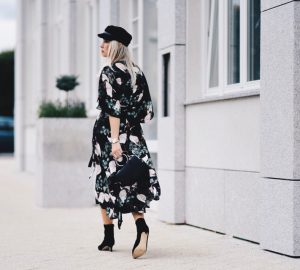 kimonowa sukienka stylizacja