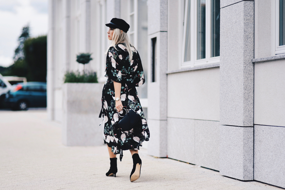 kimonowa sukienka stylizacja