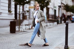 płaszcz-w-kratę-hm-trend-stylizacja