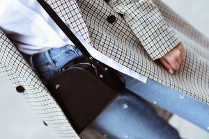apc-paris-half-moon-bag-outfit-street-style