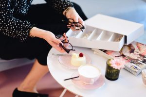 jak-kupować-okulary-korecyjne-przez-internet