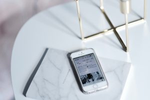 jak dodawać muzykę i animowane napisy na instastories