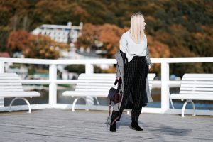 spodnie-w-kratę-do-czego-nosić-stylizacja