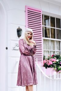 sukienka-i-beret-czy-to-pasuje-jak-nosić-stylizacja