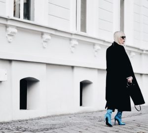 skarpetkowe-buty-jak-nosić-do-czego-nosić-stylizacja