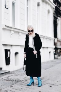 buty z cholewką jak skarpetka stylizacja