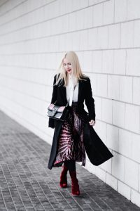 plisowana-spódnica-bizuu-stylizacja