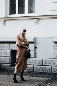 sock-boots-street-style-street-fashion-outfit-idea