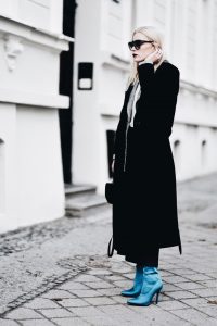 skarpetkowe-buty-jak-nosić-do-czego-nosić-stylizacja