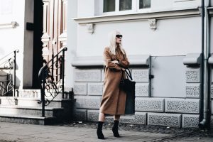 socks-shoes-how-to-wear-street-style-street-fashion-outfit-idea