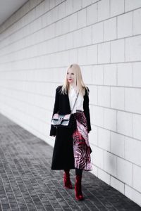 pleated-skirt-street-style-street-fashion-outfit