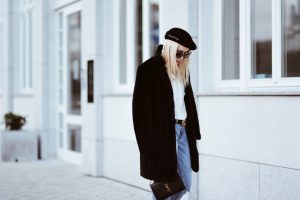 futro jak nosić żeby nie wyglądać tandetnie i zachować umiar stylizacja