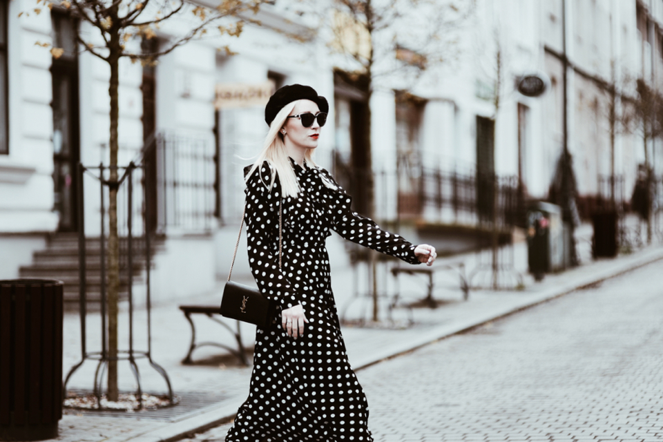 z-czym-nosić-sukienki-zimą-stylizacje