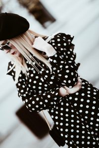 długa-sukienka-w-groszki-stylizacja