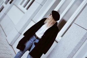 futro-jak-nosić-żeby-nie-wyglądać-tandetnie-i-zachować-umiar-stylizacja