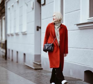 spodnie z perłami jak nosić na co dzień stylizacja