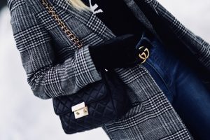 zimowa-stylizacja-na-zimę-płaszcz-w-kratę-do-czego-nosić-jak-nosić-jak-zestawić