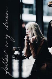 oversizowa-tunika-polska-marka-risk-jak-nosić-stylizacja