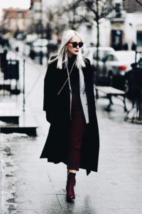 kuloty-marynarka-w-kratę-czarny-długi-płaszcz-stylizacja-bokeh-co-to