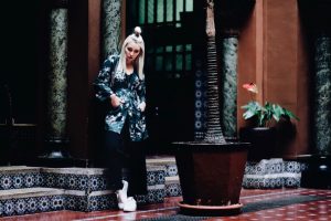 kimono-w-kwiaty-stylizacja-jak-nosić-sesja-lizbona