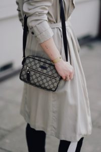 trencz-stylizacja-do-czego-nosić-do-czego-pasuje-jak-nosić-trend