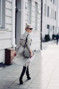 spodnie-z-lampasem-jak-nosić-do-czego-stylizacje-stylizacja