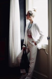 garnitur damski jak nosić garnitur w białym kolorze do czego nosić jakie buty do białego garnituru