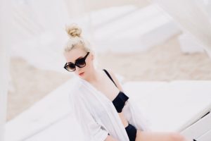 kappahl-sustainable-kolekcja-strój-kąpielowy-lniana-koszula