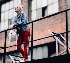 jak-się-ubrać-na-festiwal-w-co-się-ubrać-stylizacje-inspiracje-festiwalowe