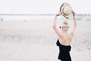 zatoka-sztuki-sopot-zdjęcia-blog-o-modzie-sesja-zdjęciowa-na-plaży