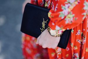 torebka-ysl-saint-laurent-kopertówka-stylizacja