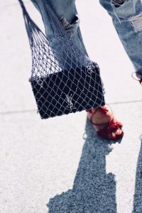 torebka-siatka-z-prl-jak-nosić-net-bag-street-style