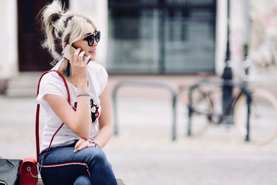 blogerka-modowa-w-ciąży-stylizacja