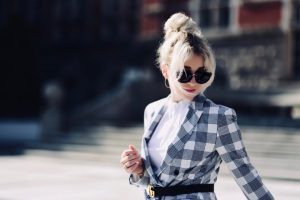 wzorzysta-marynarka-jak-nosić-do-czego-nosić-stylizacja-blog-o-modzie