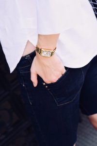 biała-koszula-na-lato-w-ciepły-dzień-blog-o-modzie-stylizacja