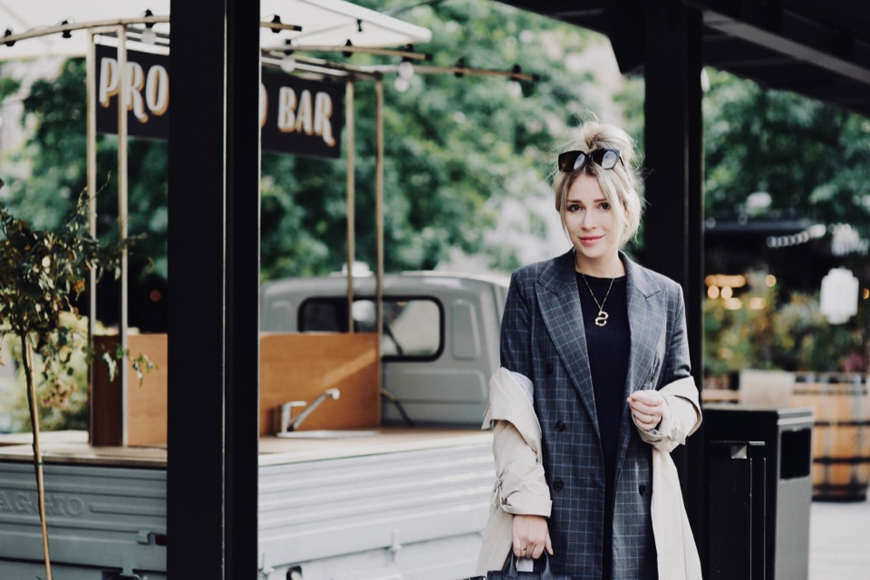 hala-koszyki-warszawa-blog-sesja-zdjęciowa