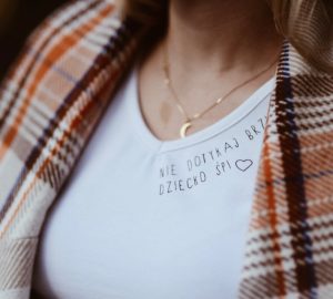 koszulka ciążowa t shirt dla przyszłej mamy mimi lulu nie dotykaj brzuszka dziecko śpi