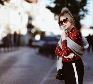 wygodna-ciążowa-stylizacja-jak-ubierać-się-w-ciąży-w-7-miesiącu-ciąży