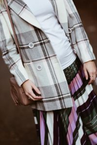 koszulka-ciążowa-bluzka-ciążowa-t-shirt-ciążowy-mimi-lulu-nie-dotykaj-brzuszka-dziecko-śpi-stylizacja