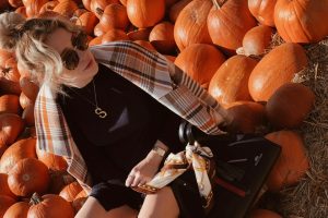 płaszcz-w-kratę-na-jesień-jak-nosić-stylizacja-stylizacje-blog