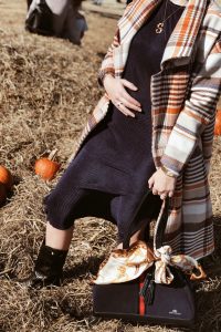 chustka-przy-torebce-czy-pasuje-jak-nosić-blog