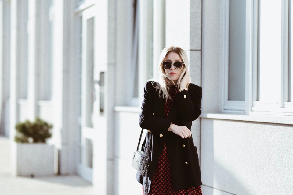 stylizacja-na-jesień-blog-o-modzie-sylwia-zaręba-gierz-sukienka-we-wzory-reserved-pasek-gucci