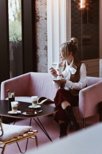 różowa-kawiarnia-trójmiasto-gdynia-rosse-rosse-instagramowa-kawiarnia-shiny-syl-sylwia-zaręba-gierz