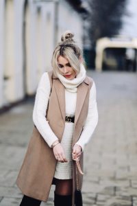kamizelka-na-gruby-sweter-golf-swetrowa-sukienka-jak-nosić-do-czego-nosić-stylizacja-stylizacje