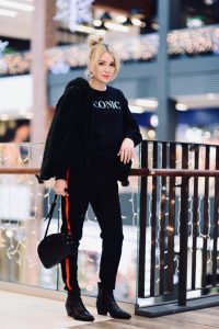 krótkie-futro-stylizacja-do-czego-nosić-jak-nosić-stylizacje-do-czego-pasuje